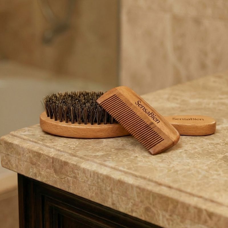Set de cepillo de cerdas naturales y peine de madera para el cuidado de la barba - Accesorios SensaBien